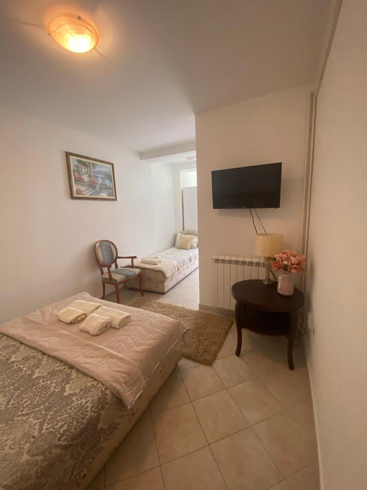 Miomir Perazic Apartments Petrovac Extérieur photo