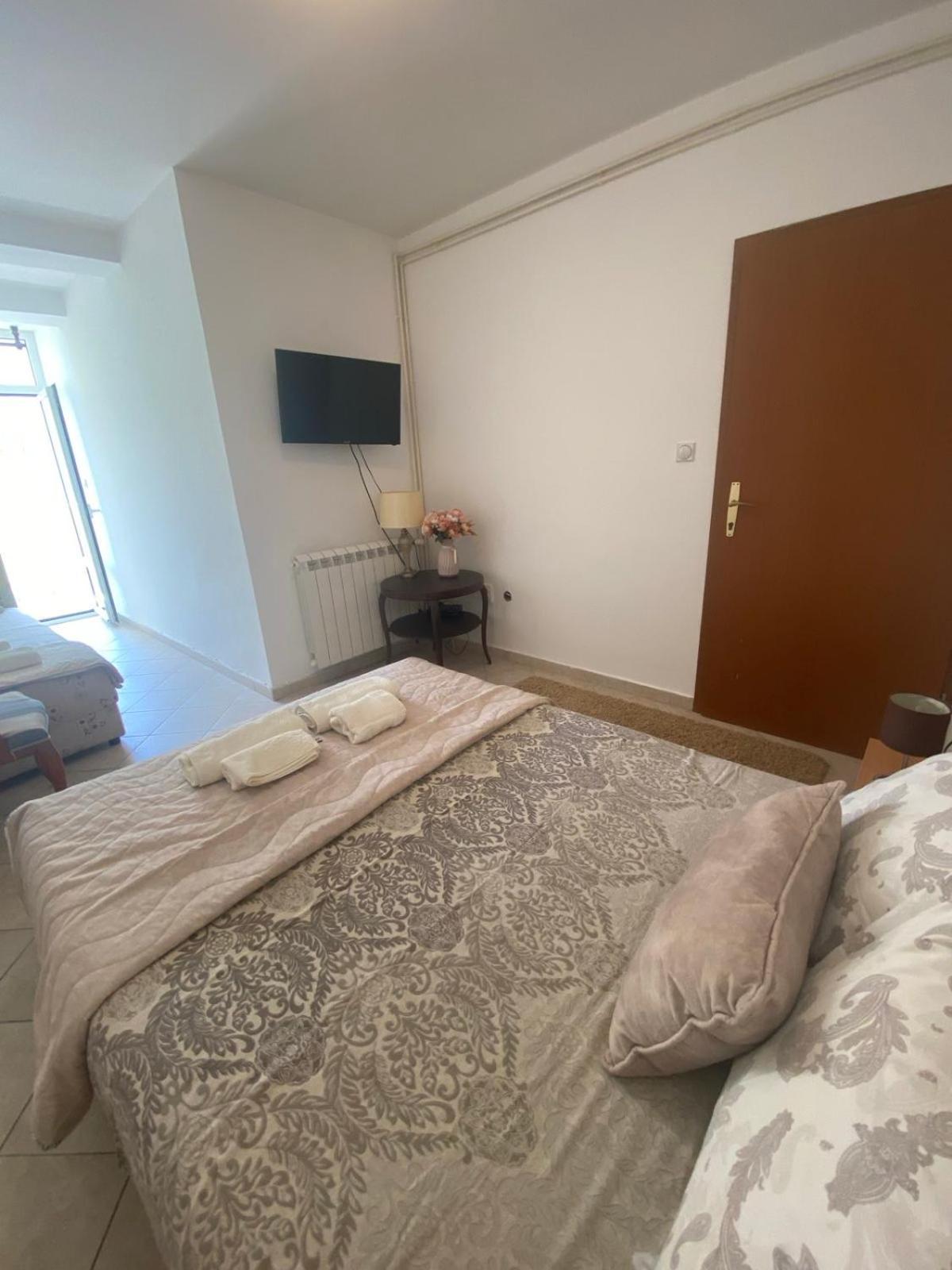 Miomir Perazic Apartments Petrovac Extérieur photo
